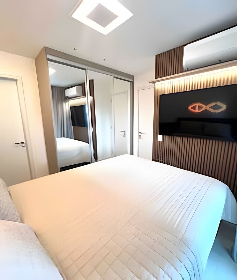 Urban Beach: Infinity